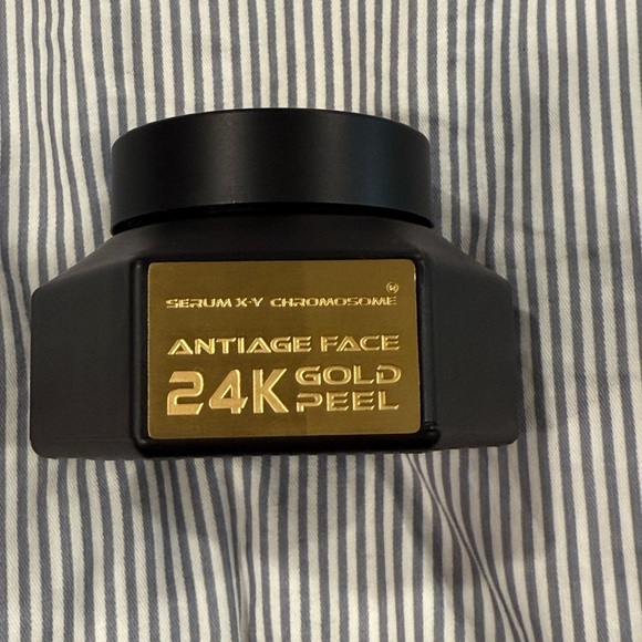 Serum X-Y Chromosome
Luxurious Black and Gold Skincare Peel - Picture 7 of 12